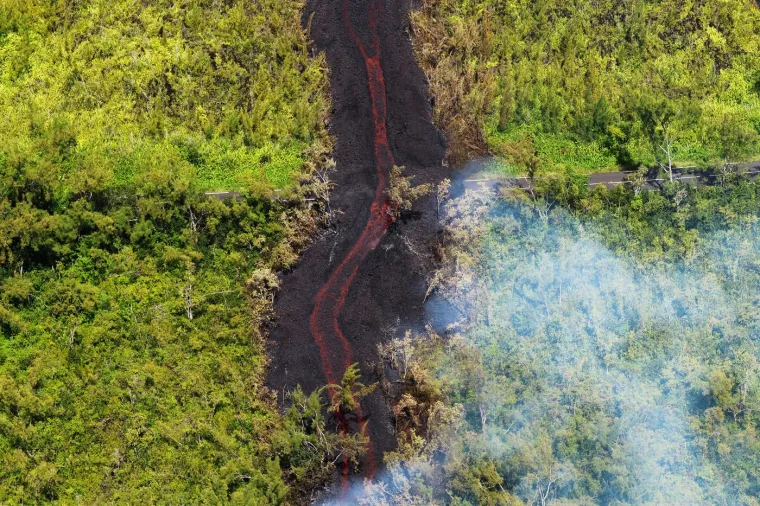 Lava presjekla glavnu cestu! Dramatične scene jednog od najaktivnijih vulkana na svijetu