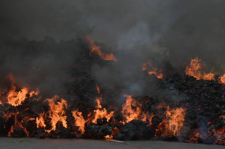 Lava presjekla glavnu cestu! Dramatične scene jednog od najaktivnijih vulkana na svijetu