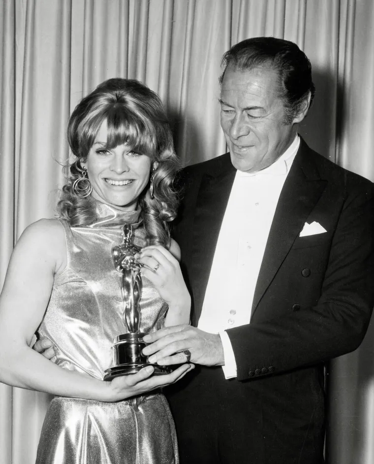 Sjećate li ih se? Ove glumice uspjele su zgrabiti zlatni kipić već u svojim 20-ima!