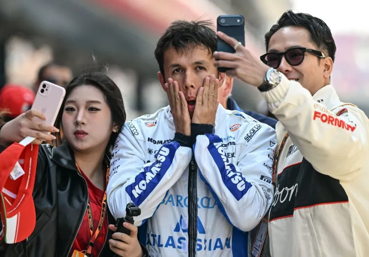 Atrakcija u &Scaron;angaju: Poznata lica pojavila se uz stazu Grand Prix vikenda