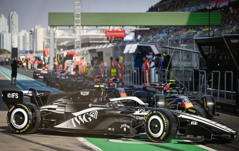 Atrakcija u &Scaron;angaju: Poznata lica pojavila se uz stazu Grand Prix vikenda