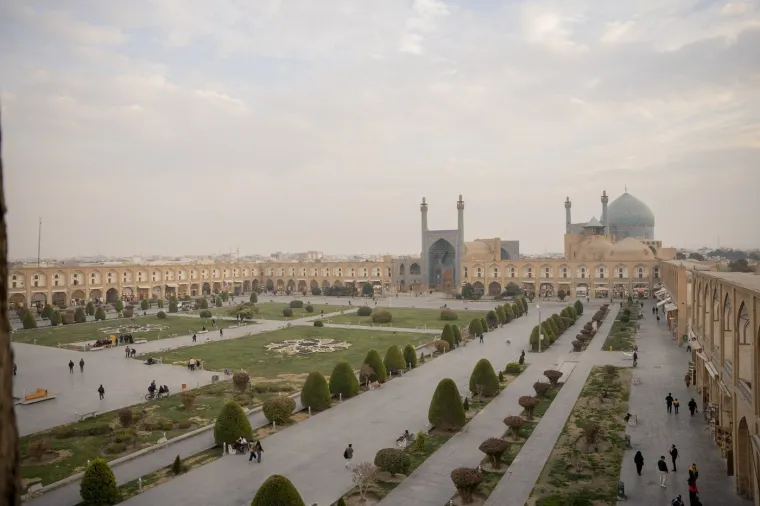Pod udarom i svjetska ba&scaron;tina: Pogledajte prizore iz iranskog 'Versaillesa', posvuda kr&scaron; i lom