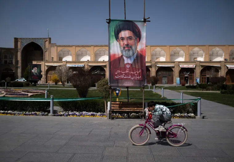 Pod udarom i svjetska ba&scaron;tina: Pogledajte prizore iz iranskog 'Versaillesa', posvuda kr&scaron; i lom