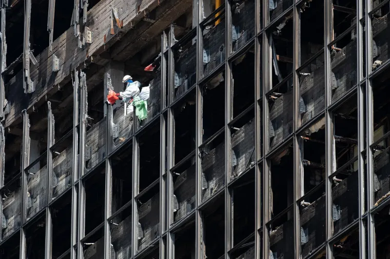 Počelo uklanjanje azbesta iz Vjesnikovog nebodera: Pogledajte kako to izgleda