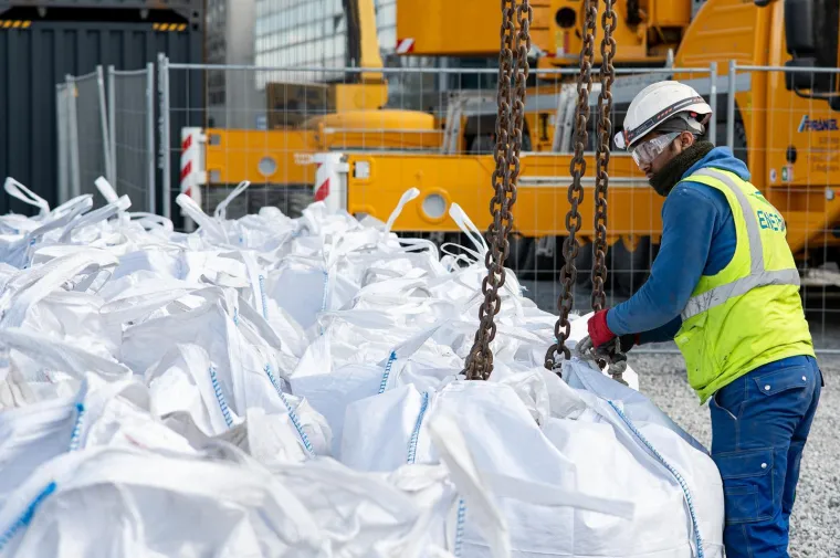 Počelo uklanjanje azbesta iz Vjesnikovog nebodera: Pogledajte kako to izgleda