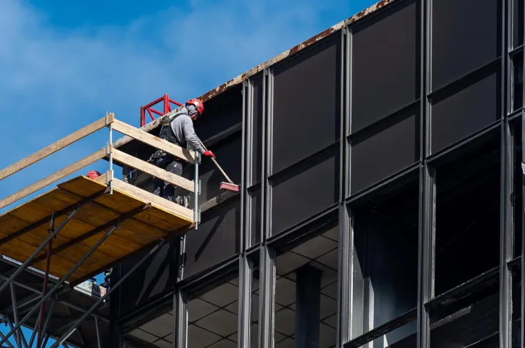 Počelo uklanjanje azbesta iz Vjesnikovog nebodera: Pogledajte kako to izgleda
