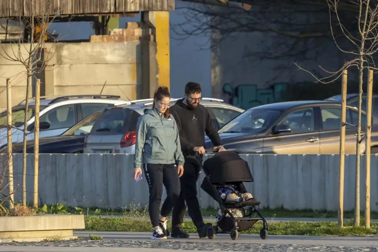 Proljetni vikend Osječani proveli uz Dravu vožnjom na dva kotača ili na klupici zaljubljeni