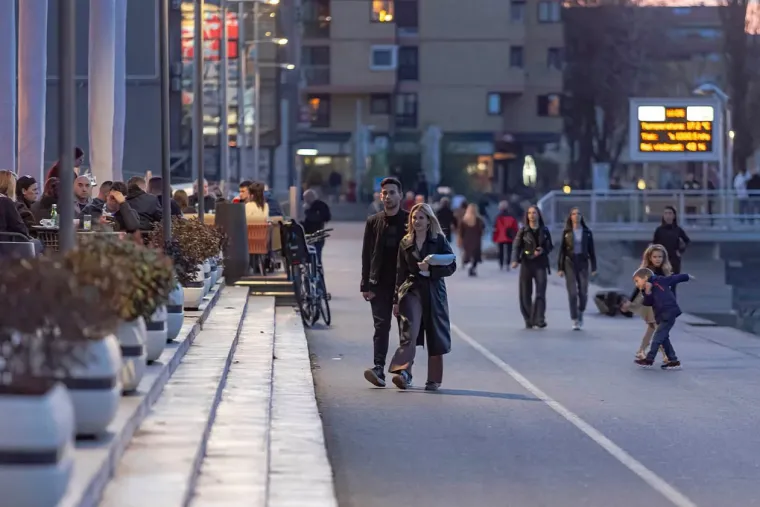 Proljetni vikend Osječani proveli uz Dravu vožnjom na dva kotača ili na klupici zaljubljeni