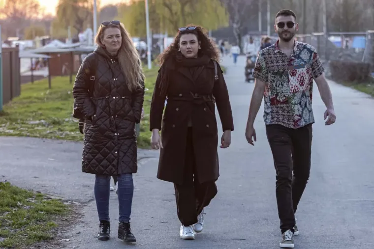 Proljetni vikend Osječani proveli uz Dravu vožnjom na dva kotača ili na klupici zaljubljeni