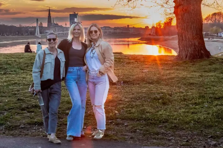 Proljetni vikend Osječani proveli uz Dravu vožnjom na dva kotača ili na klupici zaljubljeni