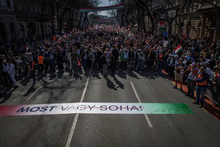 Dva lica borbe za vlast: Mađari iza&scaron;li na ulice, a ovo se Orbanu neće svidjeti