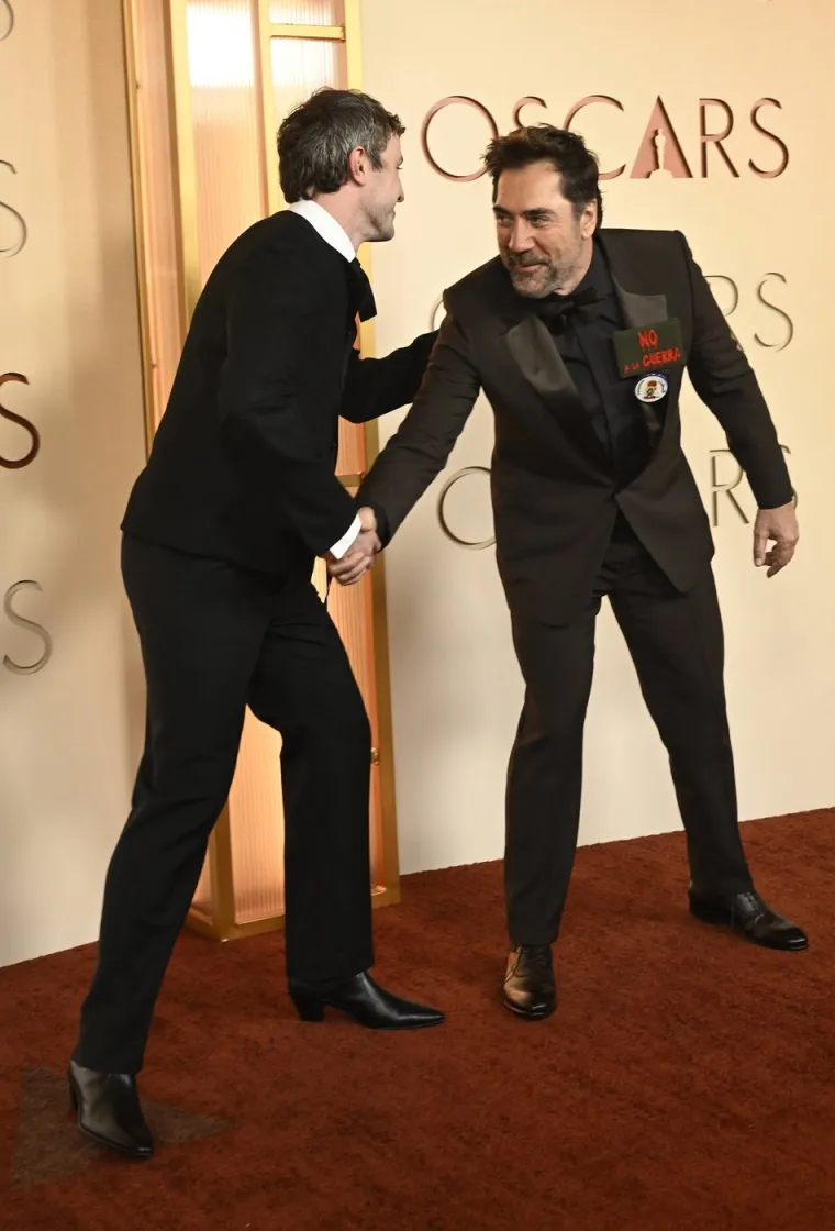 Crveni tepih, emocije i glamur: Pogledajte najbolje trenutke Oscara 2026.!