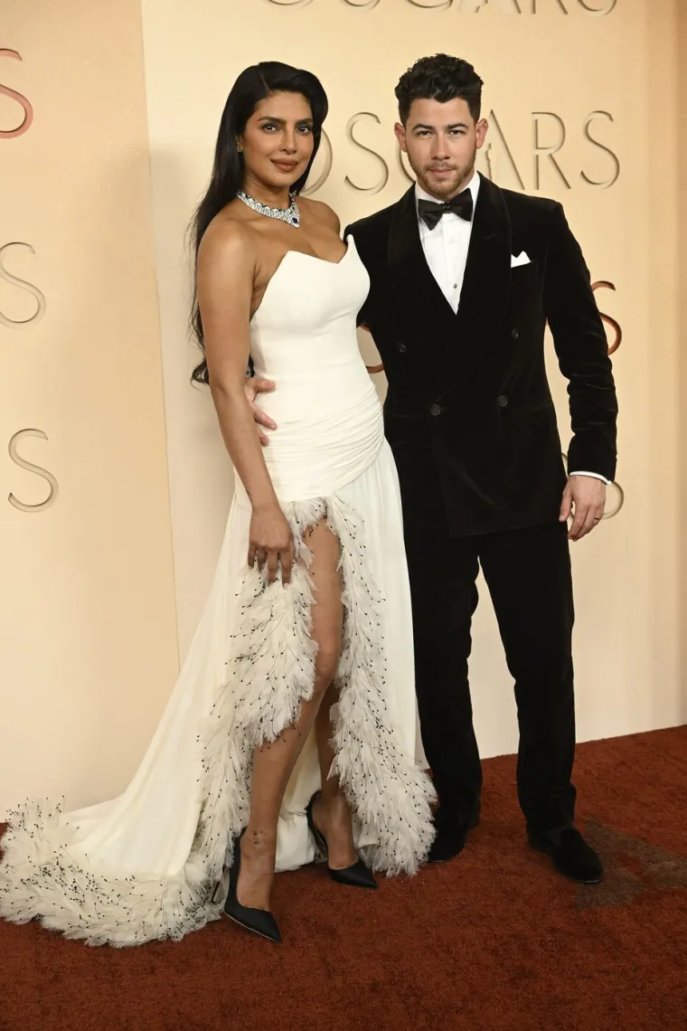 Crveni tepih, emocije i glamur: Pogledajte najbolje trenutke Oscara 2026.!