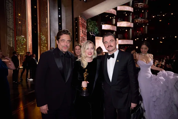 Crveni tepih, emocije i glamur: Pogledajte najbolje trenutke Oscara 2026.!