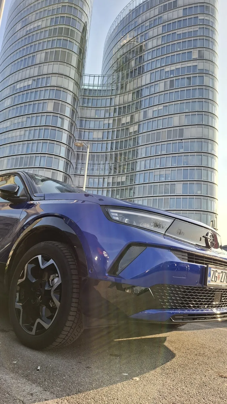 Testirali smo gradski SUV koji privlači poglede: Pogledajte sve detalje, ali i cijenu