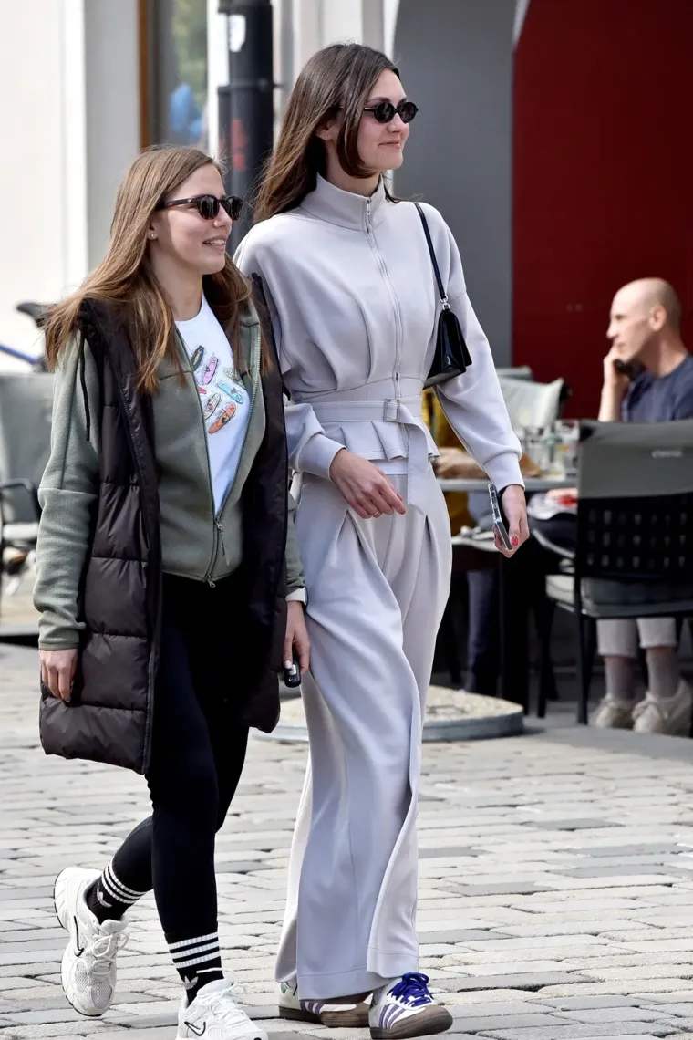 Te&scaron;ko ju je bilo ne primijetiti: Brineta u uskim crnim tajicama ukrala sve poglede