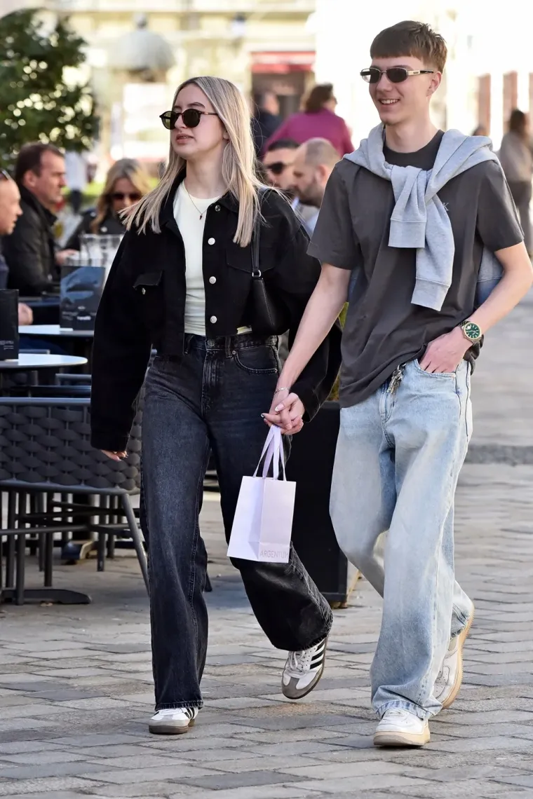 Te&scaron;ko ju je bilo ne primijetiti: Brineta u uskim crnim tajicama ukrala sve poglede