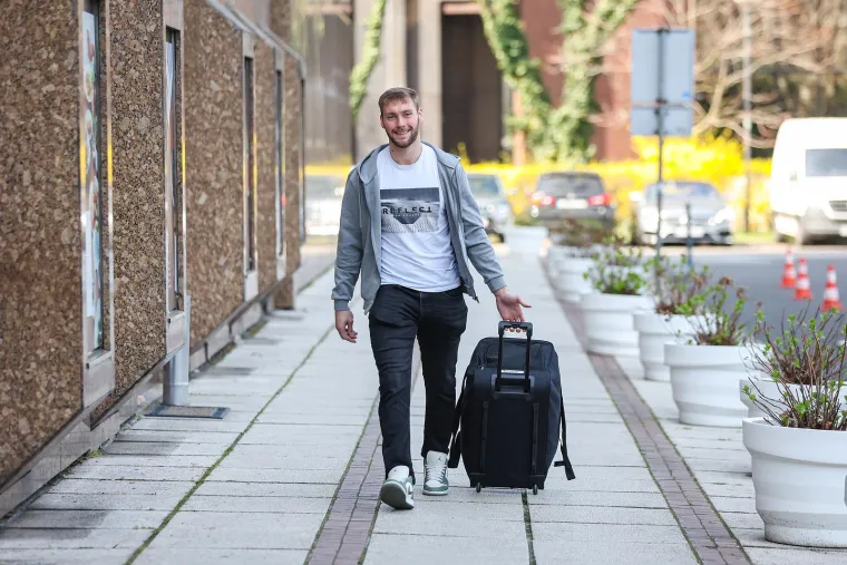 Brončani heroji na okupu: Tko je sve viđen ispred poznatog hotela u Zagrebu?