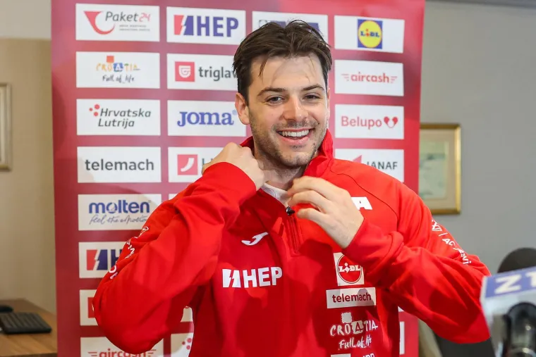 Brončani heroji na okupu: Tko je sve viđen ispred poznatog hotela u Zagrebu?