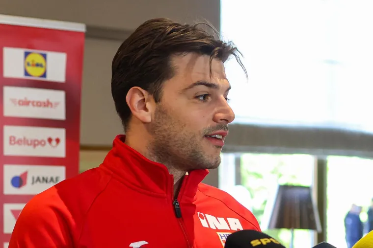 Brončani heroji na okupu: Tko je sve viđen ispred poznatog hotela u Zagrebu?