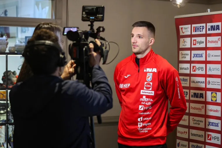 Brončani heroji na okupu: Tko je sve viđen ispred poznatog hotela u Zagrebu?