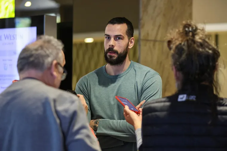 Brončani heroji na okupu: Tko je sve viđen ispred poznatog hotela u Zagrebu?