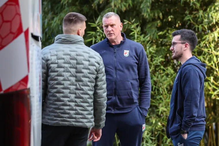 Brončani heroji na okupu: Tko je sve viđen ispred poznatog hotela u Zagrebu?