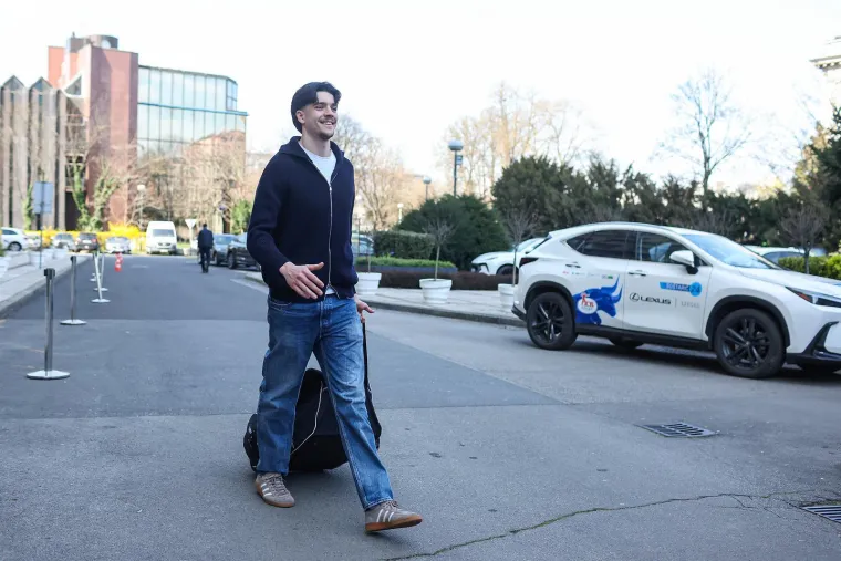 Brončani heroji na okupu: Tko je sve viđen ispred poznatog hotela u Zagrebu?