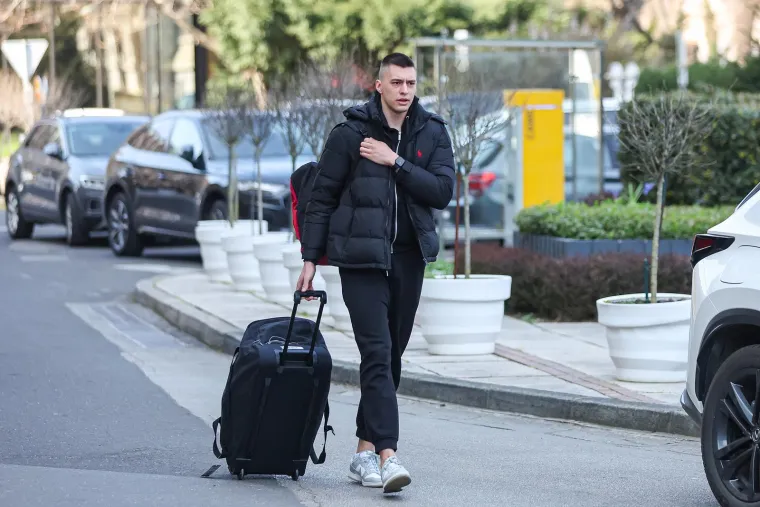 Brončani heroji na okupu: Tko je sve viđen ispred poznatog hotela u Zagrebu?