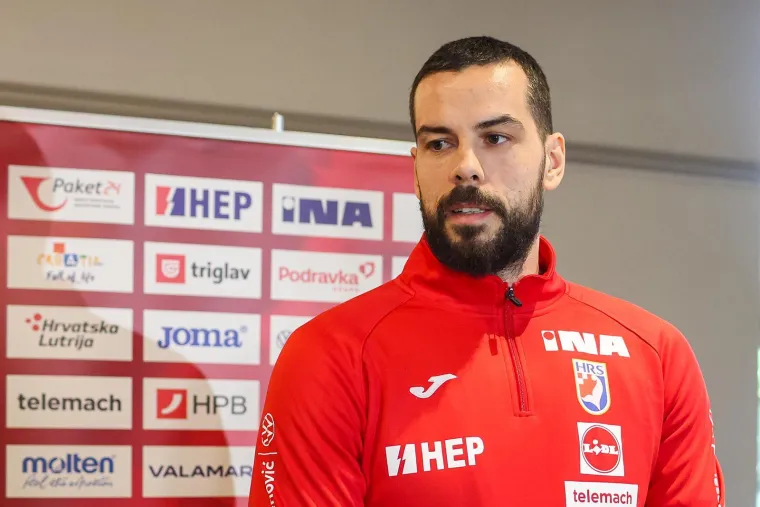 Brončani heroji na okupu: Tko je sve viđen ispred poznatog hotela u Zagrebu?