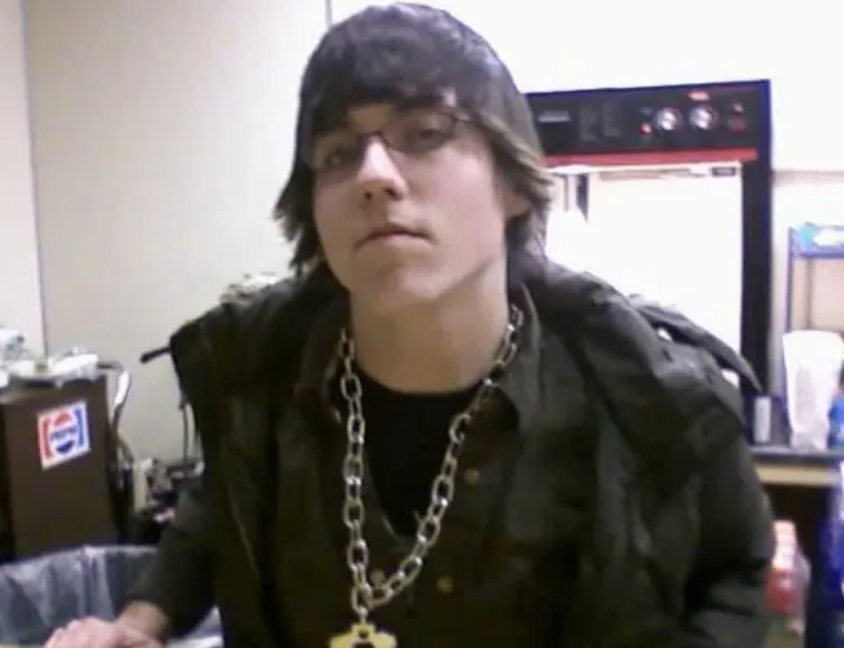 Podijelili su svoje najneugodnije fotografije iz najluđih faza: Neke bi vam mogle biti poznate