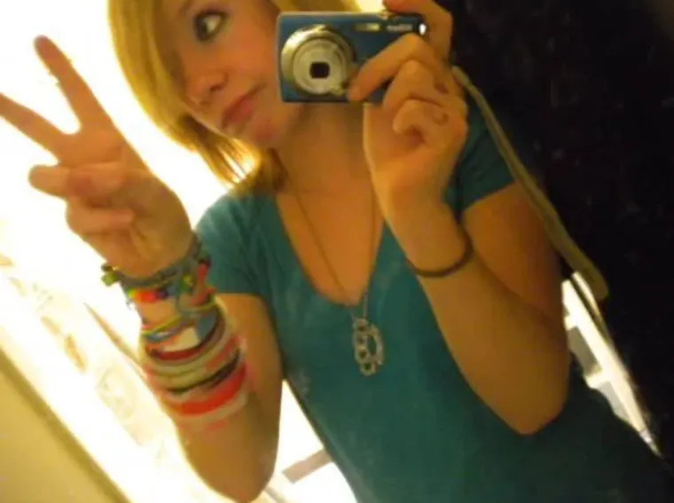 Podijelili su svoje najneugodnije fotografije iz najluđih faza: Neke bi vam mogle biti poznate