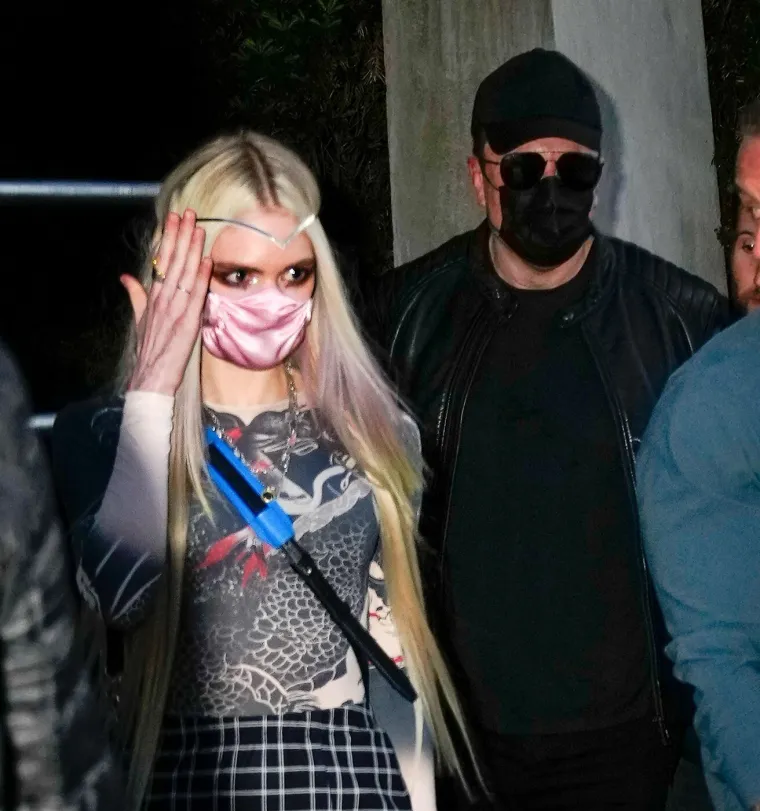 Buran život pjevačice koja je zavela Muska i rodila mu troje djece