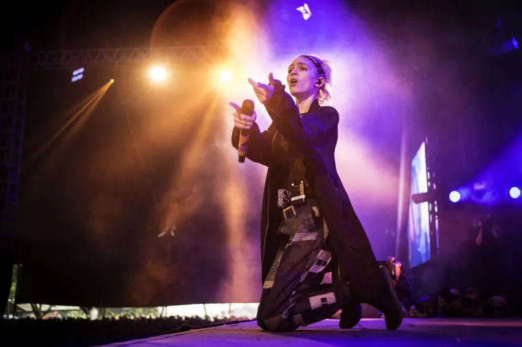 Buran život pjevačice koja je zavela Muska i rodila mu troje djece