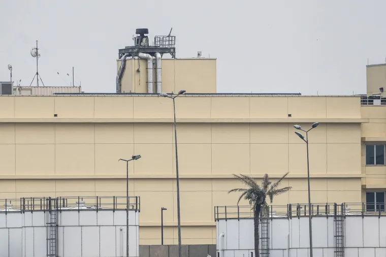 Eksplozije i vatra kod američkog veleposlanstva: Pogledajte &scaron;to je sve letjelo nebom