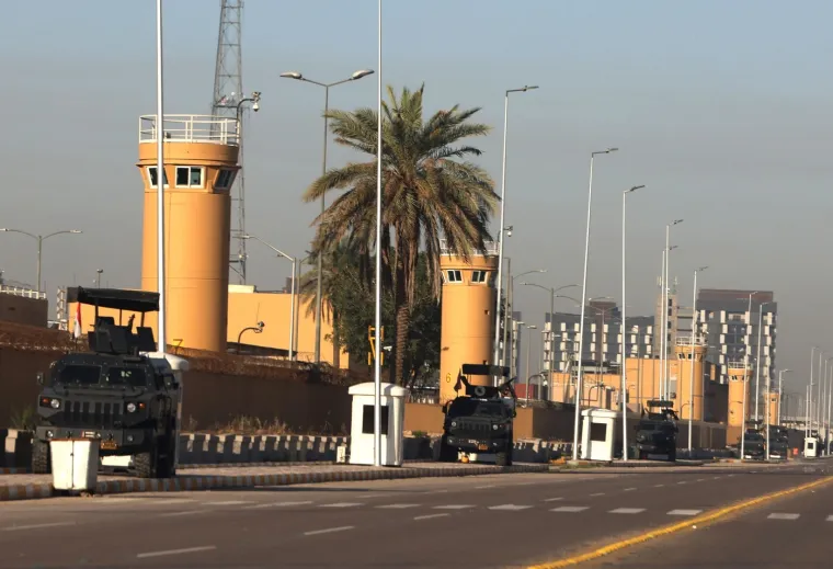 Eksplozije i vatra kod američkog veleposlanstva: Pogledajte &scaron;to je sve letjelo nebom