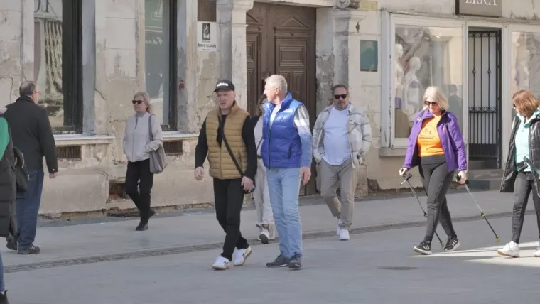 Pokorila &scaron;picu u Čakovcu: U uskoj crnoj haljini pro&scaron;etala gradom i privukla ba&scaron; sve poglede