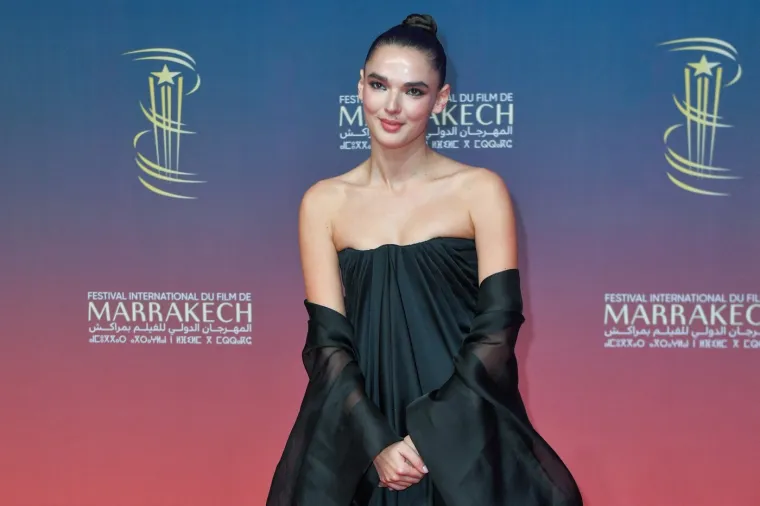 Tko je 35 godina mlađa brineta koja je zaludila Seana Penna? Hollywood bruji o njihovoj vezi