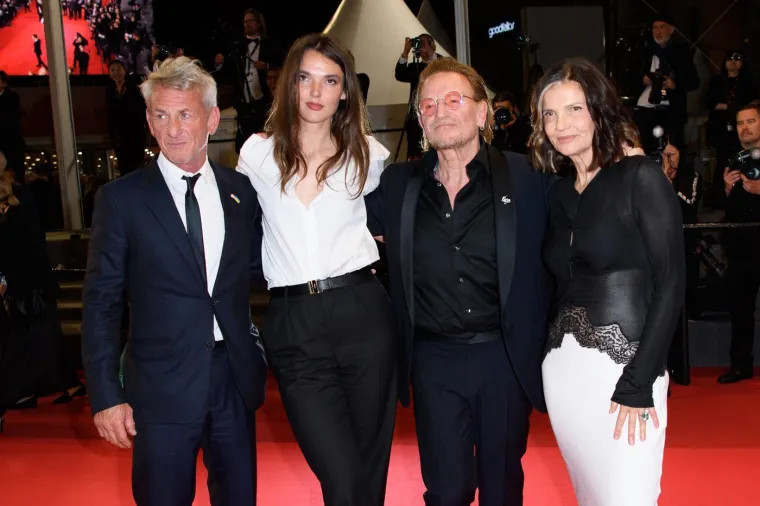 Tko je 35 godina mlađa brineta koja je zaludila Seana Penna? Hollywood bruji o njihovoj vezi
