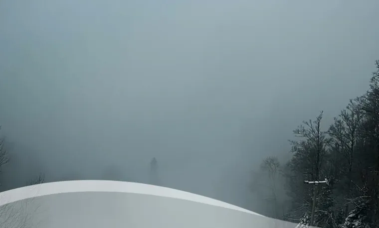 Mislili ste da je zimi kraj? Snijeg prekrio dijelove Hrvatske, a vjetar zatvorio autoceste