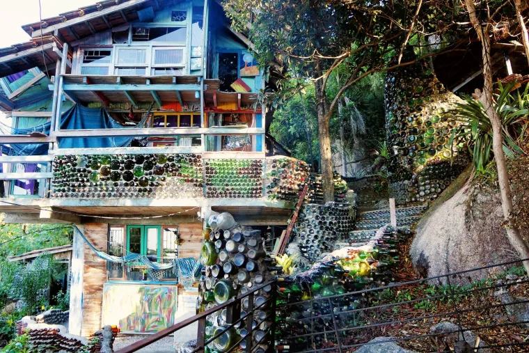 Ovi ljudi stvorili su čudesne nastambe od otpada: Neke izgledaju ba&scaron; kao iz bajke