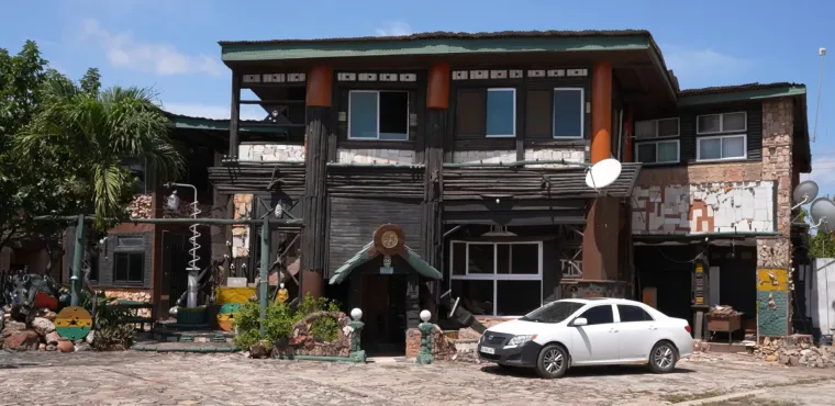 Ovi ljudi stvorili su čudesne nastambe od otpada: Neke izgledaju ba&scaron; kao iz bajke