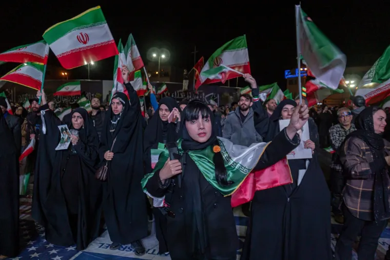 Zapad poziva Irance da ru&scaron;e režim, a pogledajte &scaron;to oni misle o američkim 'osloboditeljima'