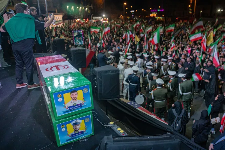 Zapad poziva Irance da ru&scaron;e režim, a pogledajte &scaron;to oni misle o američkim 'osloboditeljima'