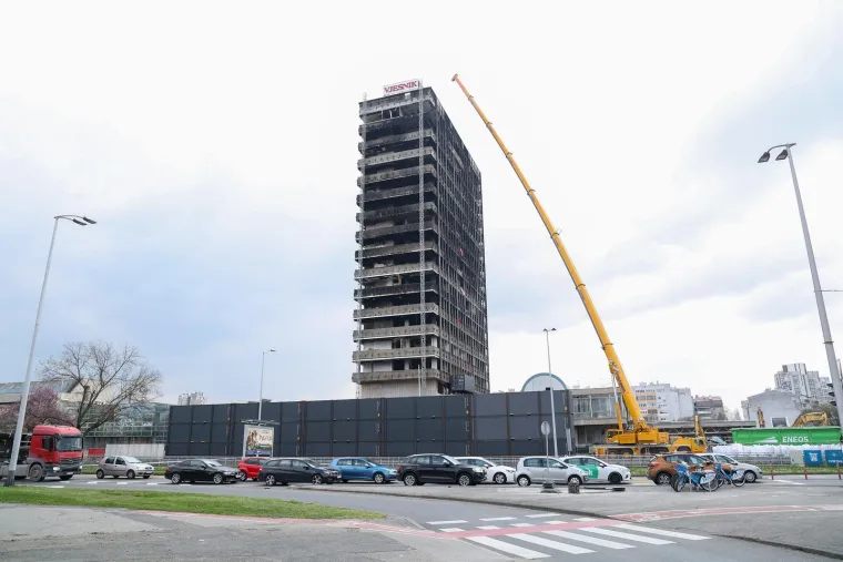 Grdosija se pojavila pred Vjesnikom: Ima poseban zadatak na vrhu nebodera