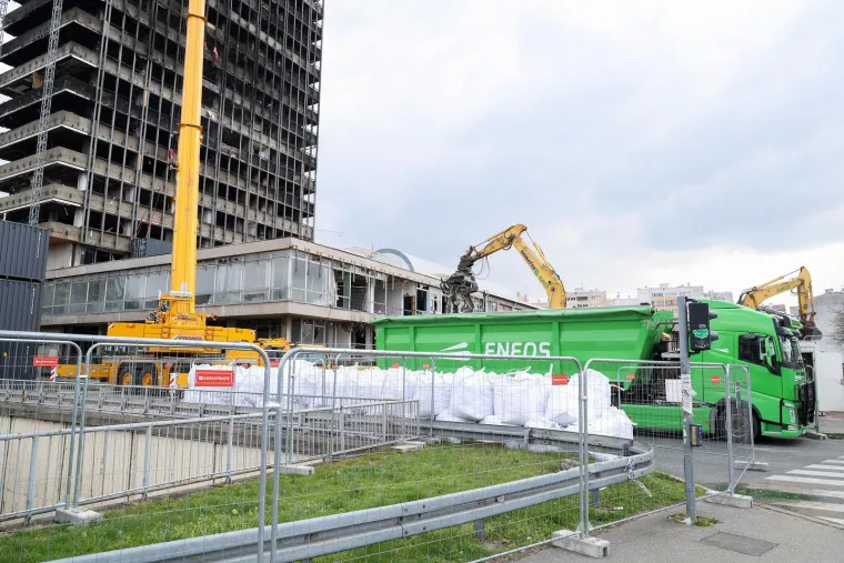 Grdosija se pojavila pred Vjesnikom: Ima poseban zadatak na vrhu nebodera