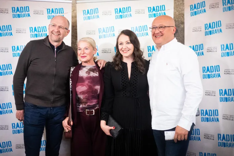 Premijera okupila poznate: Filip Juričić stigao sa sinom, evo tko se sve pojavio