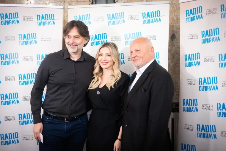 Premijera okupila poznate: Filip Juričić stigao sa sinom, evo tko se sve pojavio