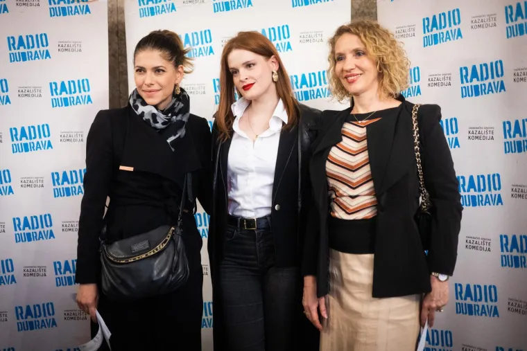 Premijera okupila poznate: Filip Juričić stigao sa sinom, evo tko se sve pojavio