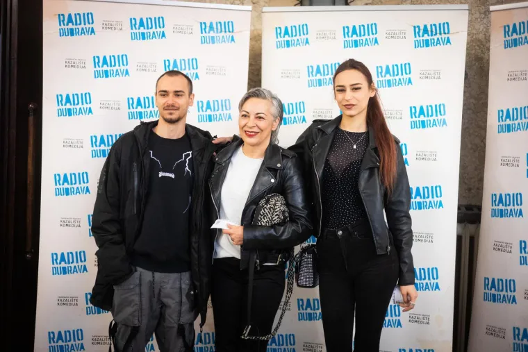 Premijera okupila poznate: Filip Juričić stigao sa sinom, evo tko se sve pojavio